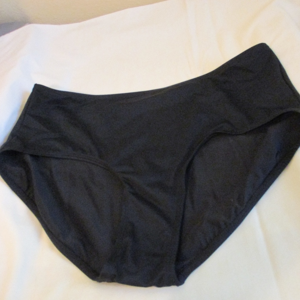 NWT - FIT 4u ladies black swim bottoms - sz 16